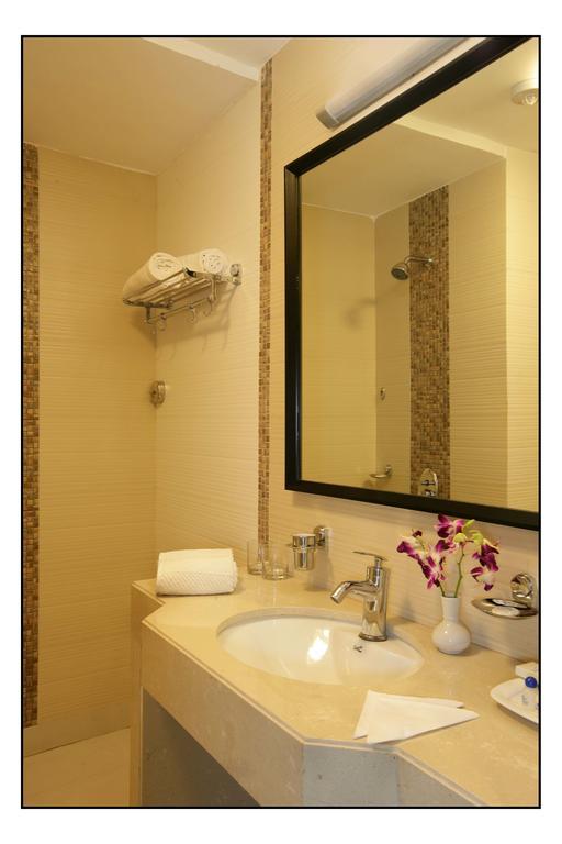 Hotel Utsav Deluxe ปูเน่ ห้อง รูปภาพ