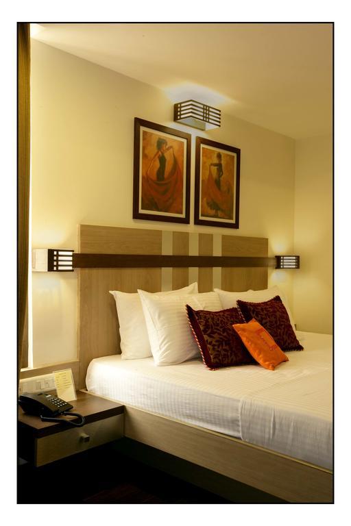 Hotel Utsav Deluxe ปูเน่ ห้อง รูปภาพ