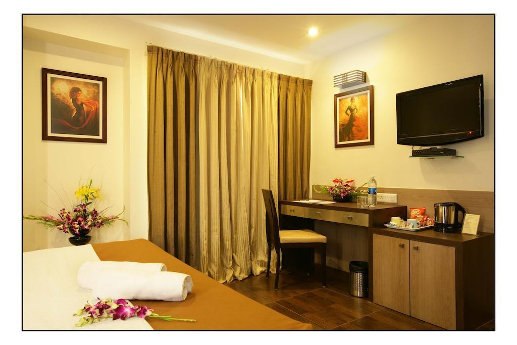 Hotel Utsav Deluxe ปูเน่ ห้อง รูปภาพ