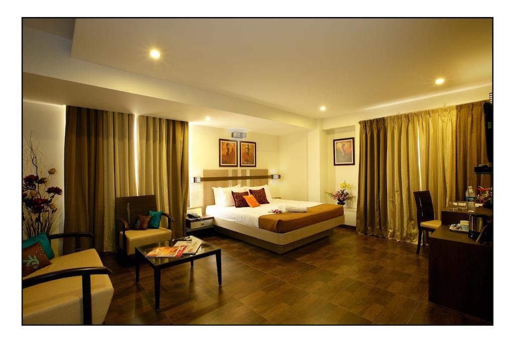 Hotel Utsav Deluxe ปูเน่ ห้อง รูปภาพ