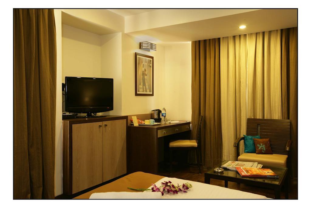 Hotel Utsav Deluxe ปูเน่ ห้อง รูปภาพ