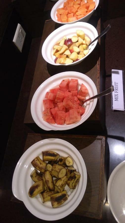 Hotel Utsav Deluxe ปูเน่ ภายนอก รูปภาพ